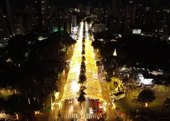 Túnel de luzes da Praça Tamandaré é inaugurado pela Prefeitura de Goiânia