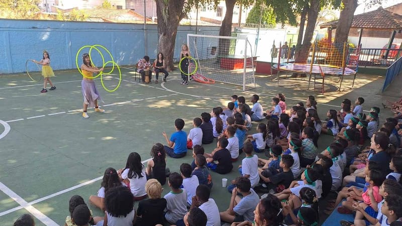 Magia circense do projeto “Circular – Ilusões Orbitais” chega a escola de Goiânia