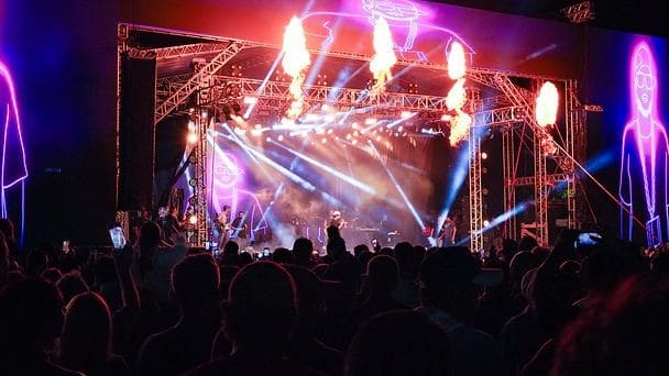 Show no Folia Goiás em cidade do interior. Neste ano, 24 cidades receberão festejos de carnaval | Foto: Goiás Turismo