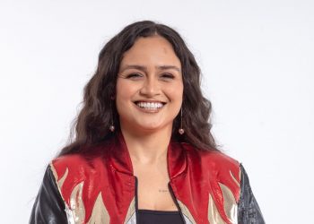 Luiza Martins recebe convidados e comanda ensaio de Carnaval no Tatu Bola Goiânia