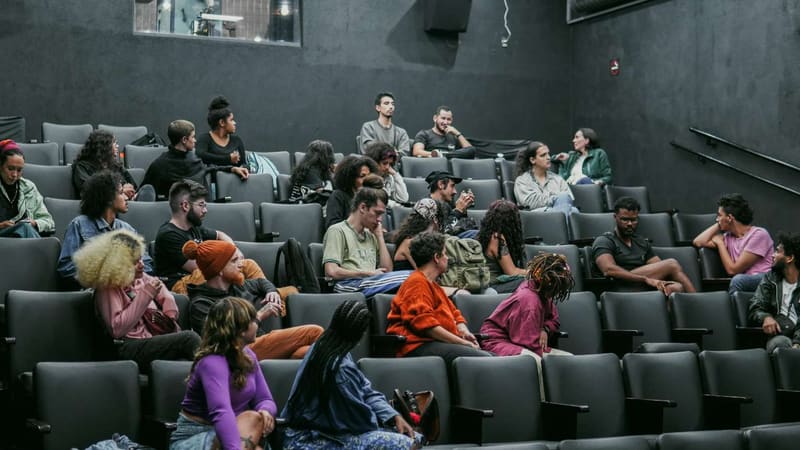 Escola de Artes Visuais recebe sessão itinerante do Cineclube Janela Lateral