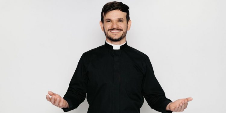 Padre Patrick apresenta “Pecado É Não Rir” em Goiânia e Anápolis