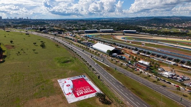Intervenção em frente ao Autódromo de Goiânia | Foto: Equipe Led Films
