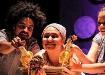 Cia de Teatro Nu Escuro realiza apresentações gratuitas de Plural