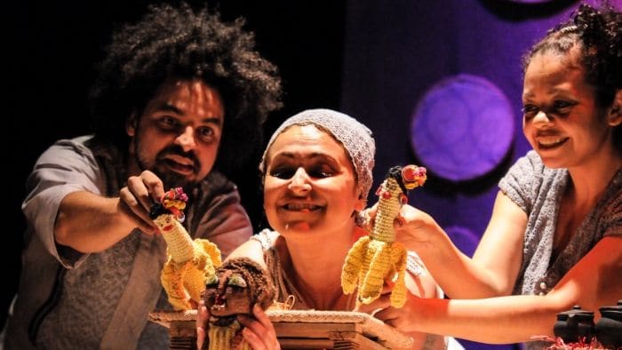 Cia de Teatro Nu Escuro realiza apresentações gratuitas de Plural
