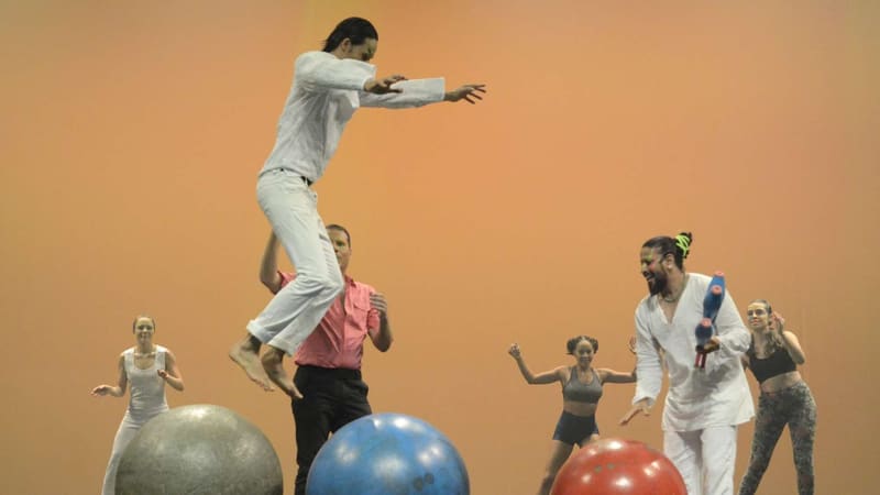 Escola de Circo do Basileu França apresenta Varieté e Pulso da Carne