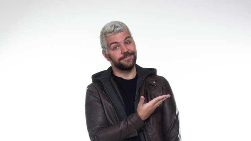 Victor Sarro traz para Goiânia espetáculo O Rei da Quinta Série