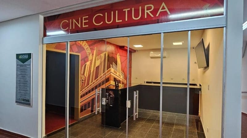 Entrada do Cine Cultura, no Centro Cultural Marietta Telles Machado, no Centro de Goiânia | Foto: Secult Goiás