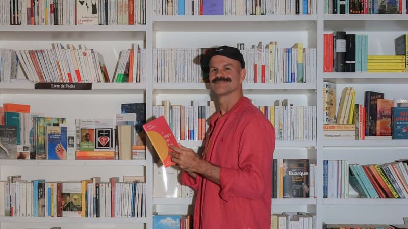 André Carvalhal lança livro A alegria em ficar de fora em encontro especial em Goiânia