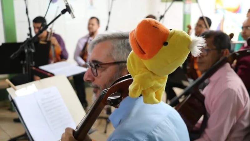 Concerto Didático leva música clássica às crianças de creche em Goiânia