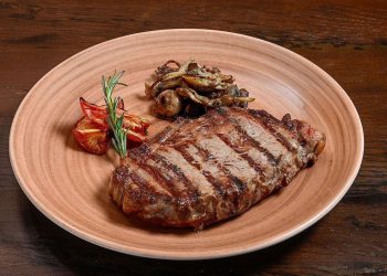 NB Steak apresenta Menu Essencial e amplia formato de serviço