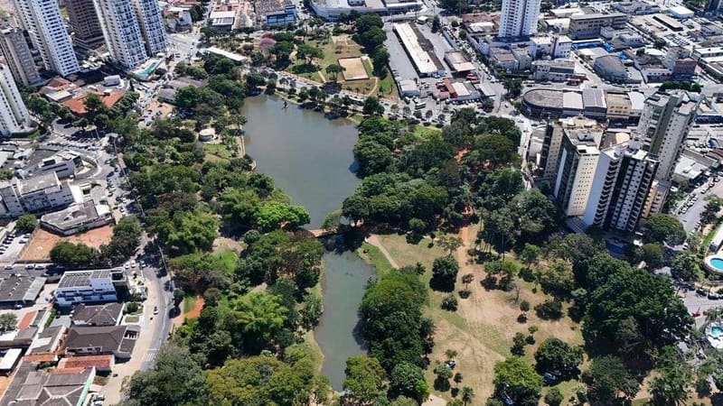 Vista aérea do Lago das Rosas. Primeira parte da revitalização será entregue ainda em 2026 | Foto: Alex Malheiros