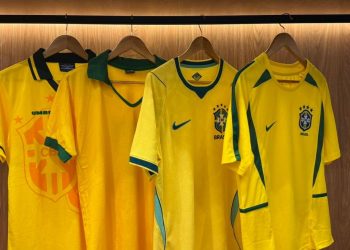 Goiânia: Exposição reúne camisas históricas da Seleção e espaço para troca de figurinhas da Copa