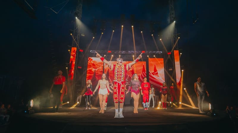 Proposta do Real Circo combina elementos tradicionais da arte circense com recursos visuais e tecnológicos | Foto: Divulgação