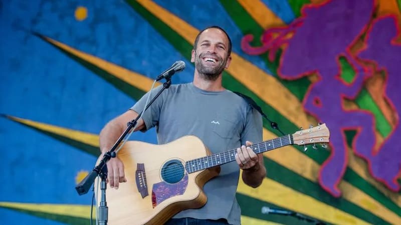 Jack Johnson confirma três shows no Brasil em 2027; veja datas e como comprar ingressos