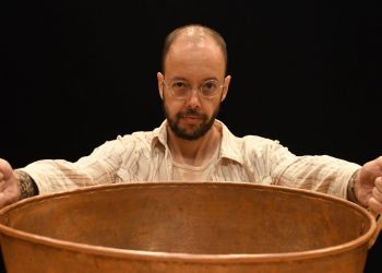 Hélio Fróes leva Cobre do meu pai para 10 cidades goianas