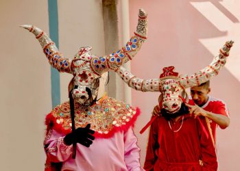Exposição individual de Adriana Bittar investiga festas públicas e religiosas de Goiás no MIS