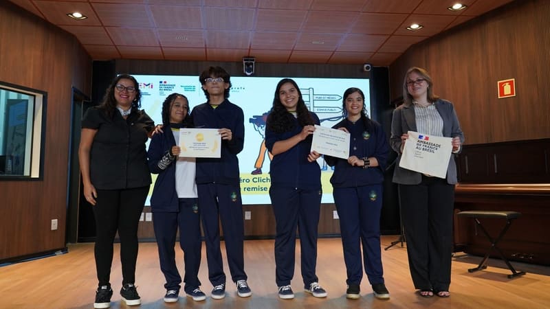 Estudantes do Lyceu de Goiânia conquistam 1º lugar em concurso da Embaixada da França