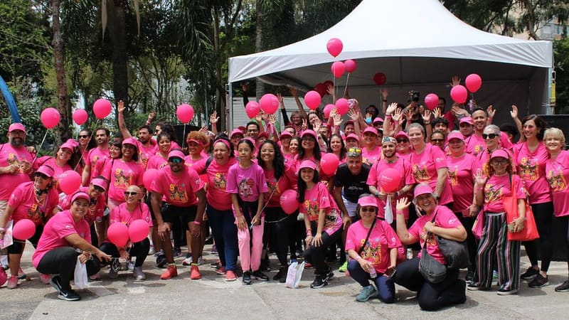 10ª Pedalada e Caminhada Rosa ocupa a Avenida Paulista neste domingo (11/10)
