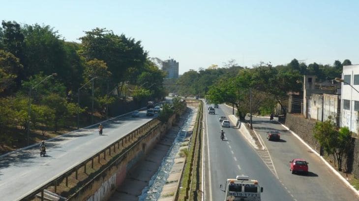 Waze passa a informar vias alagadas e desvios durante chuvas em Goiânia