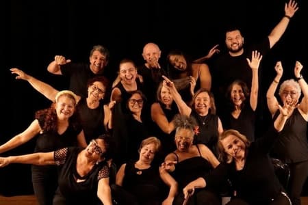Basileu França: Grupo de teatro com artistas acima dos 45 anos apresenta comédia clássica