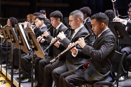 Orquestra Sinfônica Juvenil apresenta Rock Sinfônico no Basileu França